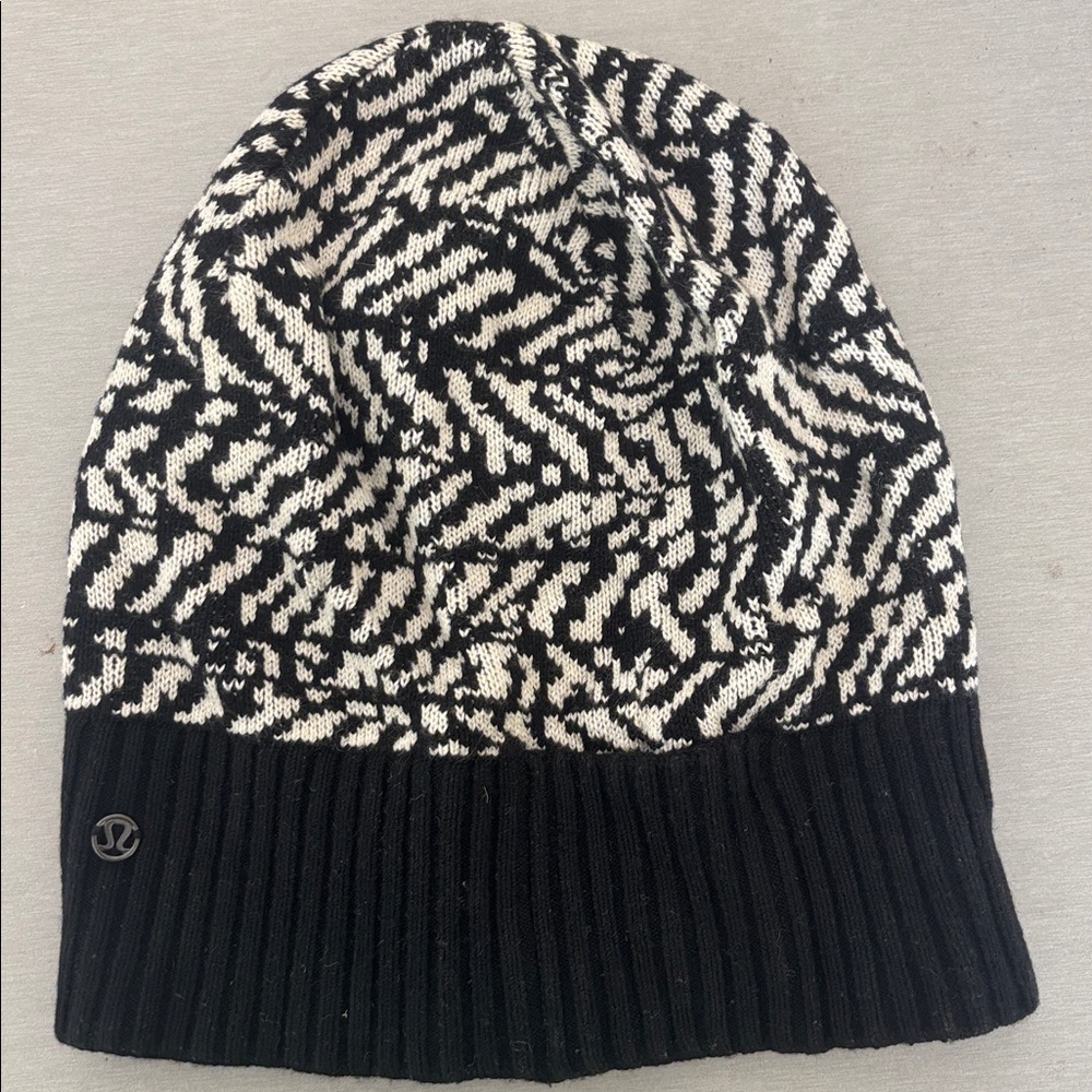 Lululemon Black and White Knit Beanie